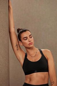 Mencoba Sport Bra Terbaru Adidas yang Terinspirasi dari Dua Lipa