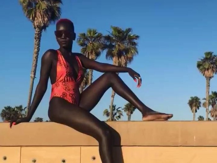 model kulit hitam Nyakim Model kulit hitam