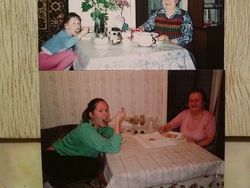 Foto Lucu Kala Mengulang Momen Masa Kecil