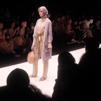 Warna-warna mint, dusty pink, dan khaki juga tampak manis. Di koleksinya kali ini, Ria pun mengenalkan corak baru yang terinspirasi dari kota Seoul. Foto: Silmia Putri/Wolipop