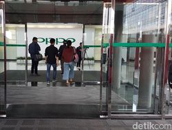 Begini OPPO Bikin Ponsel di China