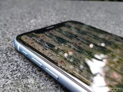 Unboxing iPhone XR Warna Biru yang Menggoda