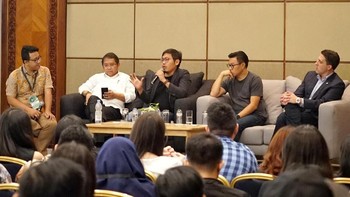 Menteri Komunikasi dan Informatika, Rudiantara, Founder dan CEO Bukalapak, Achmad Zaky, Managing Director of Asia Pacific & Japan Google Cloud, Richard Harshman, East Venture, Willson Cuaca berdiskusi mengenai Future Forecast of The Indonesia tech ecosystem dalam acara IdeaFest 2018. Foto: dok. Bukalapak