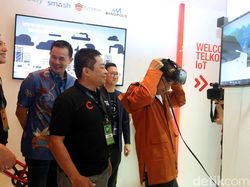 Aksi Jokowi di IdeaFest 2018, Beli Jaket Hingga Main Games