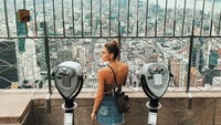 Stefanie saat menikmati panorama Kota New York. (stefaniegiesinger/Instagram)