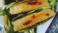 Selain berwarna putih, otak-otak juga ada yang warnanya oranye kecoklatan. Ini karena didalam adonannya diberi banyak bumbu. Foto : instagram @belle_cuisine