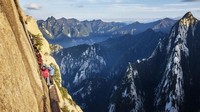 Huashan Trail berlokasi di Gunung Huashan, Kota Huayin, Provinsi Shaanxi. Huashan Trail ini merupakan deretan kayu yang sambung-menyambung (iStock)