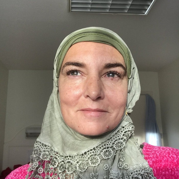 Sinead O'Connor mantap berhijab