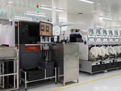 Begini OPPO Bikin Ponsel di China