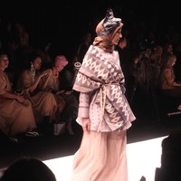 Ria Miranda bersama Wardah Instaperfect menyajikan koleksi berjudul Unstoppable You. Koleksinya terinspirasi dari keindahan kota Seoul. Foto: Silmia Putri/Wolipop