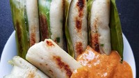 Otak-otak biasa dibuat dari ikan tenggiri yang dihaluskan lalu dicampur tepung tapioka. Adonan ini kemudian dibungkus menggunakan daun pisang dan dibakar hingga matang. Foto : instagram @dapur_nn