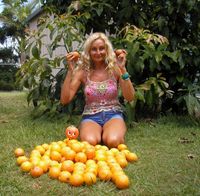 Hanya Makan Buah Selama 27 Tahun Jadi Rahasia Sehat Wanita 52 Tahun Ini