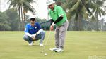 Melihat Aksi Menpora Imam Nahrawi Saat Bermain Golf