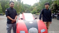 Mobil itu disebut sebagai Mobil Akkasaraki  ini menyerupai mobil balap ferrari dengan panjang 2,5 meter dan lebar 1,2 meter. Mobil berwarna merah tersebut didesain hanya dapat digunakan oleh 1 orang pengemudi.