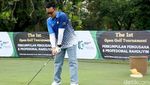 Melihat Aksi Menpora Imam Nahrawi Saat Bermain Golf