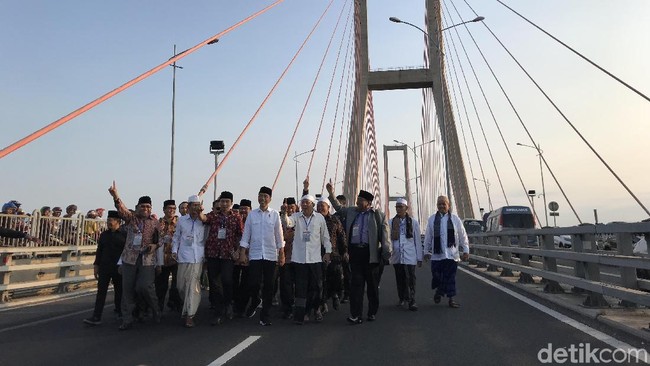 Melintas di Jembatan Suramadu Sekarang Gratis