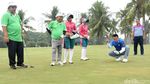 Melihat Aksi Menpora Imam Nahrawi Saat Bermain Golf