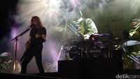 Aksi panggung Dave Mustaine cs, memang menghapus dahaga para pecinta band asal Los Angeles tersebut. Foto: Ristu/detikHOT