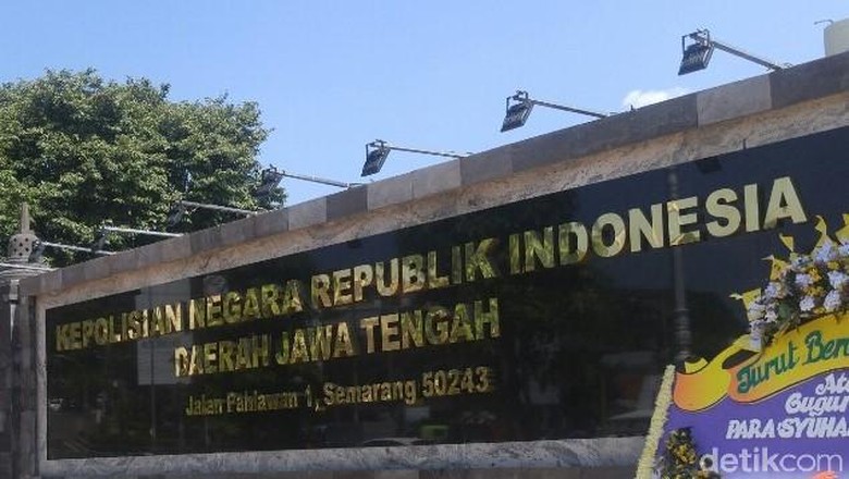 Diberhentikan Terkait Orientasi Seks, Eks Polisi Gugat Polda Jateng Diberhentikan Terkait Orientasi Seks, Eks Polisi Gugat Polda Jateng