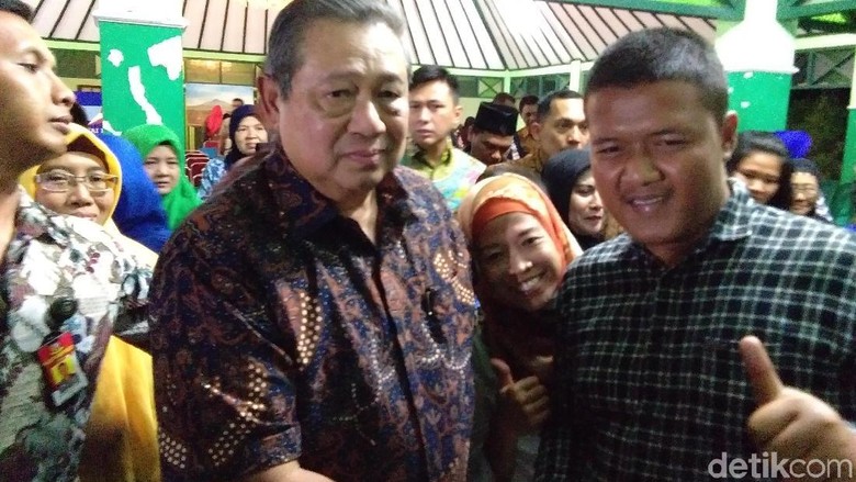 SBY Minta Caleg Demokrat Tak Umbar Janji Muluk-muluk SBY Minta Caleg Demokrat Tak Umbar Janji Muluk-muluk