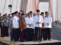 Melintas di Jembatan Suramadu Sekarang Gratis