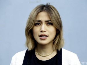 Jessica Iskandar Dilema Pernikahan dan Kondisi Sang Ayah