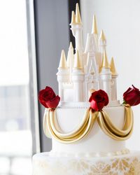 Seru! Wanita Ini Tiap Hari Bikin Kue Pengantin Bertema Disney