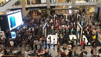 Penjualan perdana  ponsel Huawei Mate 20 Series dihelat di Huawei Flagship Store yang berada di pusat perbelanjaan Pavillion Ellite, Bukit Bintang. (Foto: detikINET/Adi Fida Rahman)