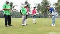 Turnamen golf itu diselenggarakan untuk memperingati Hari Santri Nasional dan diikuti oleh 140 peserta dari kalangan santri Nahdliyin dan juga pengusaha profesional.