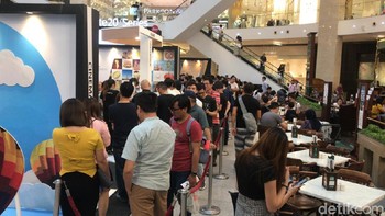 Kedua ponsel ini menggunakan prosesor terbaru Huawei yang paling kencang, yaitu Kirin 980 yang merupakan prosesor pertama ponsel pertama di dunia dengan pabrikasi 7nm. (Foto: detikINET/Adi Fida Rahman)