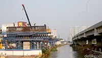 Berdasarkan keterangan resmi Badan Pengatur Jalan Tol (BPJT), Jumat (21/9/2018), saat ini progres untuk seksi I Kasablanka-Jakasampurna sepanjang 11,9 km telah mencapai sebesar 95,62%. Sedangkan seksi II dari Jakasampurna sampai Margajaya sepanjang 10,04 km baru mencapai 12,38%.
