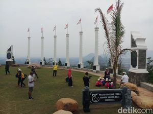 Destinasi Wisata Bak Negeri Dongeng di Atas Awan ala Purwakarta
