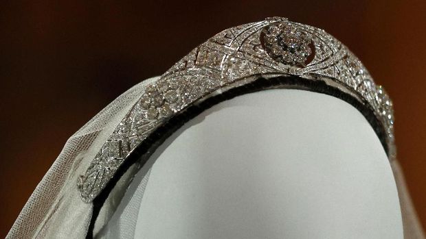 The diamond and platinum bandeau tiara worn by Meghan, Duchess of Sussex, and lent to her by Britain's Queen Elizabeth is seen ahead of the exhibition A Royal Wedding, at Windsor Castle, in Windsor, Britain, October 25, 2018. REUTERS/Peter Nicholls