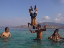 Pulau Rutong, Pesona Pasir Putih dengan Keindahan Bawah Laut di Flores