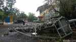 Foto: Plafon LRT Ambrol-Venue Jakabaring Rusak Diterjang Angin