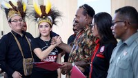 Pelantikan tim Alpha zona Papua ini untuk mendukung Jokowi-Amin dan tagar 2019 Tetap Pancasila. Istimewa/Dok. Tim Alpha.