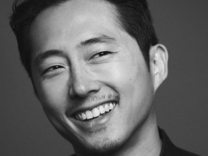 potret steve yeun bareng keluarga