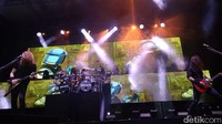 Lebih dari satu jam Megadeth menghentak Stadion Kridosono Yogyakarta, Sabtu (27/10/2018). Foto: Ristu/detikHOT