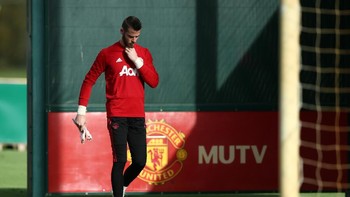 3. Di game ini, David De Gea (Manchester United) adalah kiper terbaik Premier League. Kemampuannya saat ini diganjar 180 poin, dengan potensi mencapai 183. Reflexes yang ia miliki diganjar 20 poin. (Foto: Jan Kruger/Getty Images)