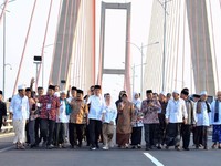 Melintas di Jembatan Suramadu Sekarang Gratis