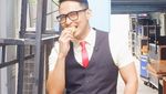 Gantengnya Addry Danuatmaja, Presenter yang Tak Bisa Lepas dari Kopi