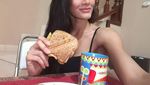 Cantiknya Chef Sekaligus Pemenang Miss Grand International 2018 Saat Masak