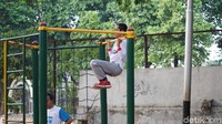 Nah ini dia, tidak ketinggalan pula spot untuk olahraga calisthenics, yakni olahraga yang lebih banyak memanfaatkan berat badan sendiri. (Foto: Annissa WD/detikHealth)