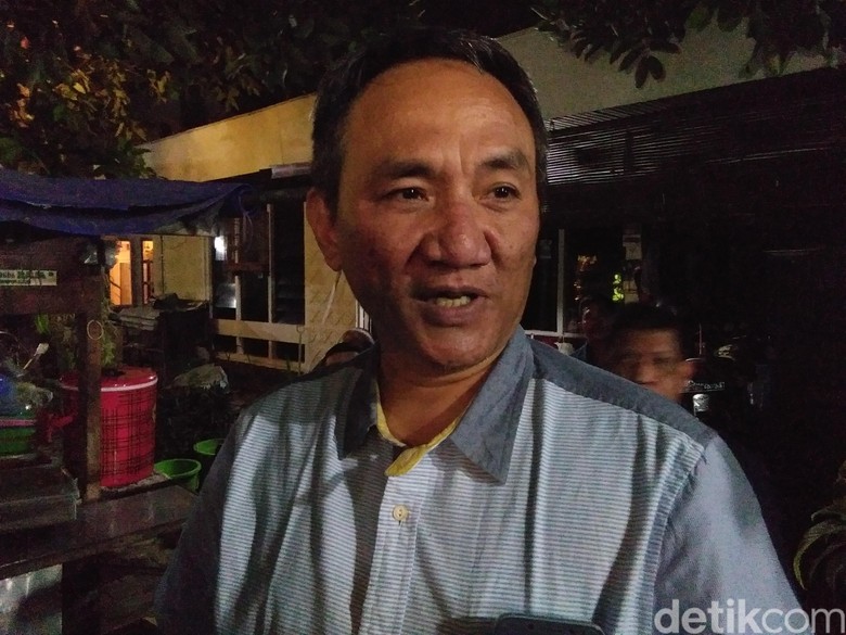 TNI AU Minta Andi Arief Sebut TNI yang Ikut Usut 7 Kontainer Surat Suara TNI AU Minta Andi Arief Sebut TNI yang Ikut Usut 7 Kontainer Surat Suara