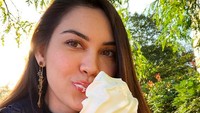 Unggahan foto Matt selalu dinanti 2,3 juta followers-nya di Instagram. Mereka menantikan momen manis Matt termasuk saat makan es krim ini. Foto: Instagram @mattperanee