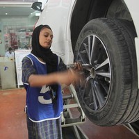 Wanita 24 tahun tersebut memang datang dari keluarga yang sederhana. Sebelumnya ia mengandalkan beasiswa untuk pendidikan dan sering melewatkan makan demi menyelesaikan kuliah. Foto: AFP