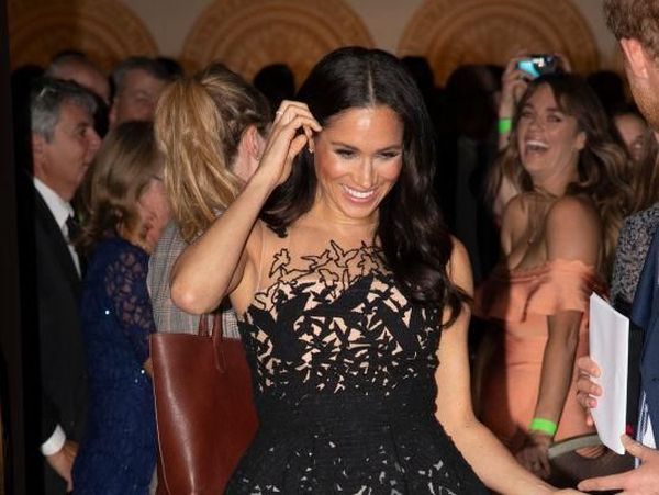 Foto: Momen Meghan Markle Bak Cinderella dengan Gaun Oscar de la Renta