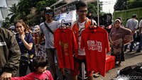 Bagaimana menurut Anda? Tertarik untuk membeli kaos bertemakan Indonesia di Hari Sumpah Pemuda?