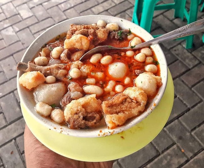 Tempat Makan Bakso Aci Enak hingga Editan Foto Pria Makan Bareng Seleb
