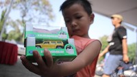 Ada juga mainan-mainan untuk anak.